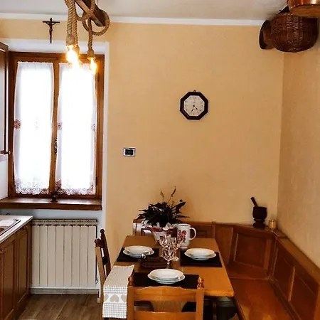 Borgo Antico Chalet Appartamenti Fara Novarese Exterior photo